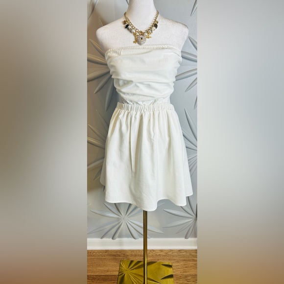 HOST PICK Petal & Pup NWT SZ M white halter style dress w/cut outs. Bust 30”-36” - Picture 4 of 11